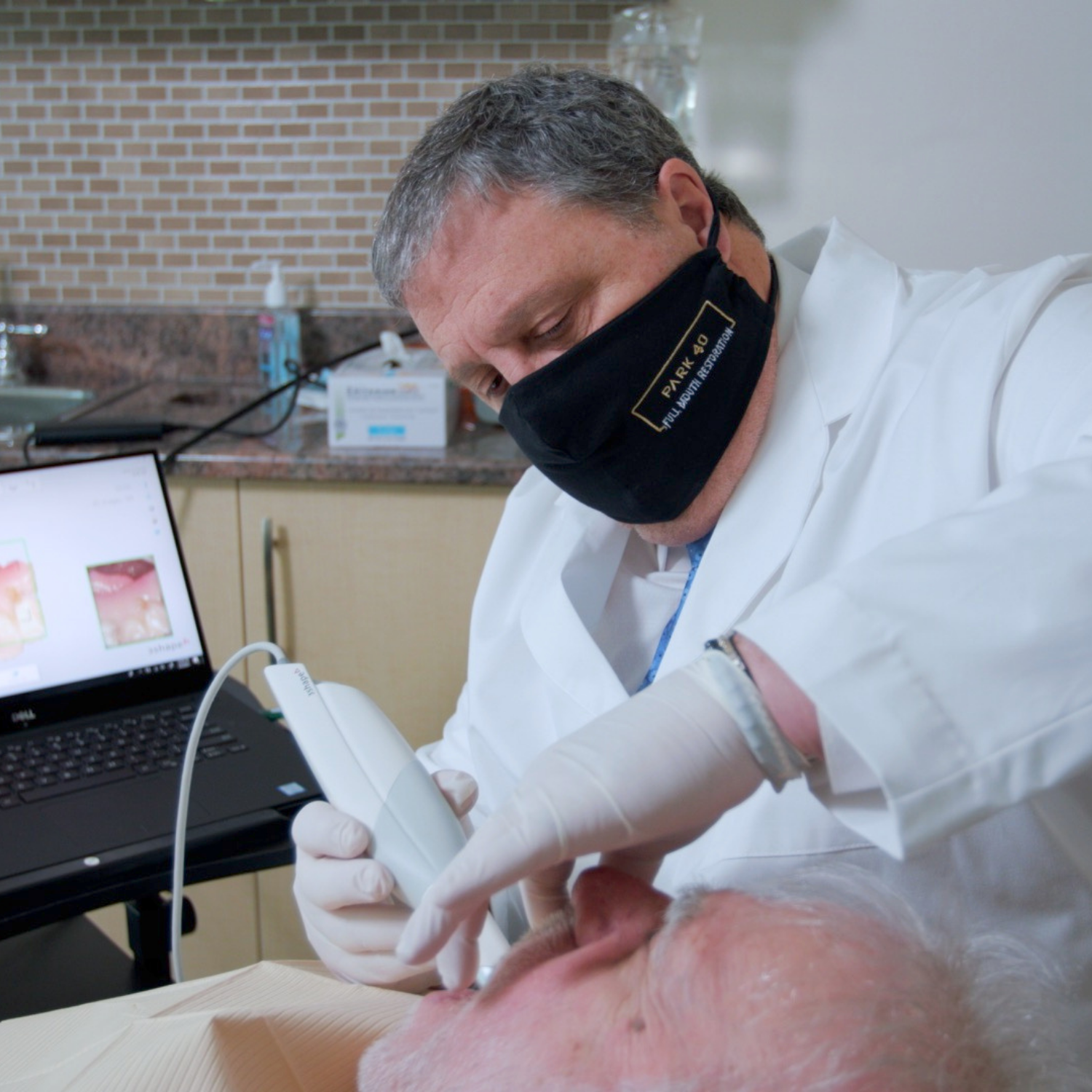 Top Oral Restoration Dentist in New York Dr. Arnie Fischler
